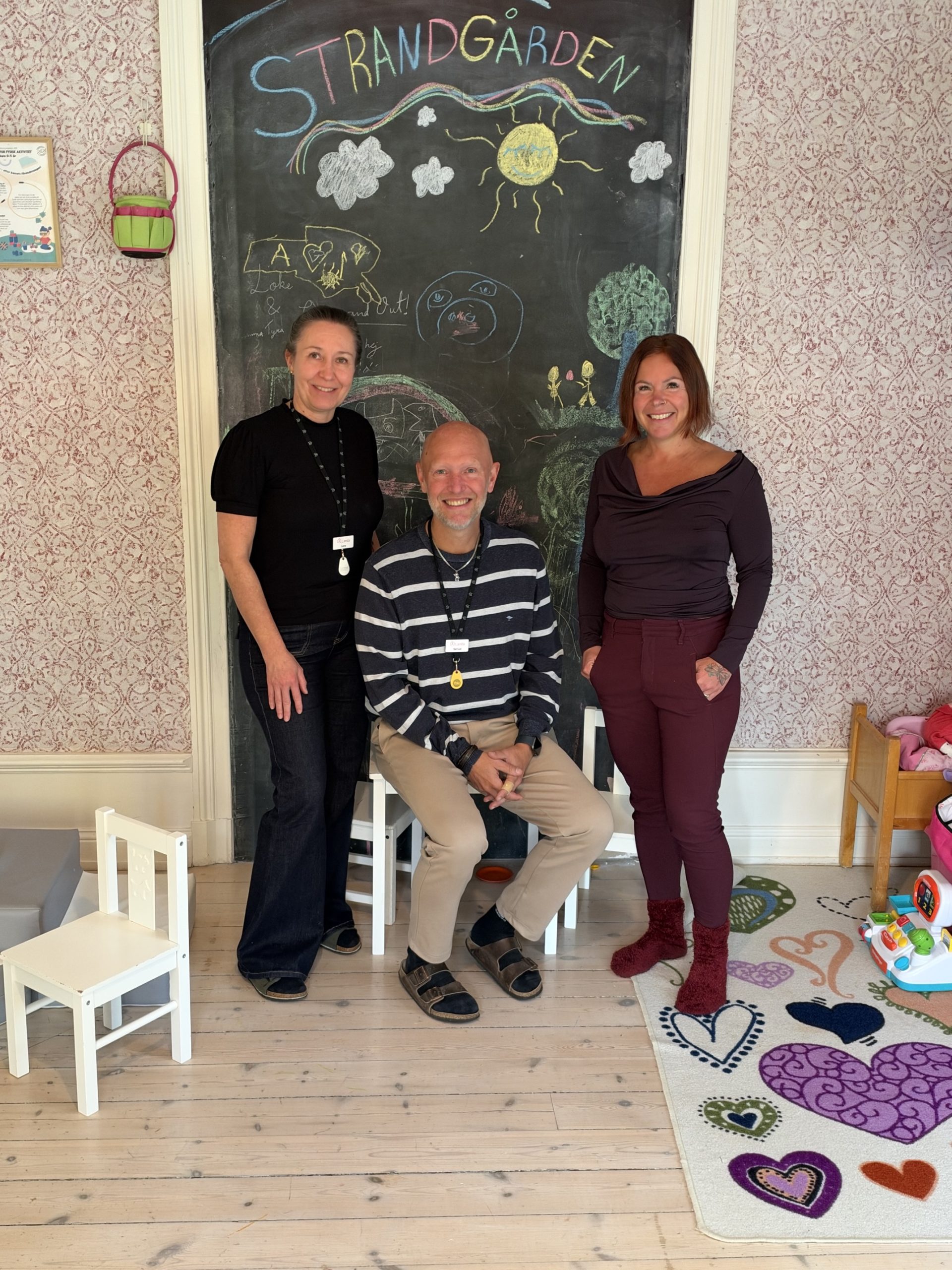 Behandlaren Lena Nymo tillsammans med Samuel Mases och Malin Gnospelius.